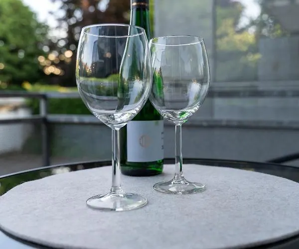 Businessapartment I Balkon I Messe I Parken I Schnelles Wlan אסן