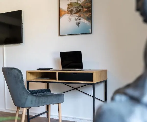 Businessapartment I Balkon I Messe I Parken I Schnelles Wlan דירה אסן